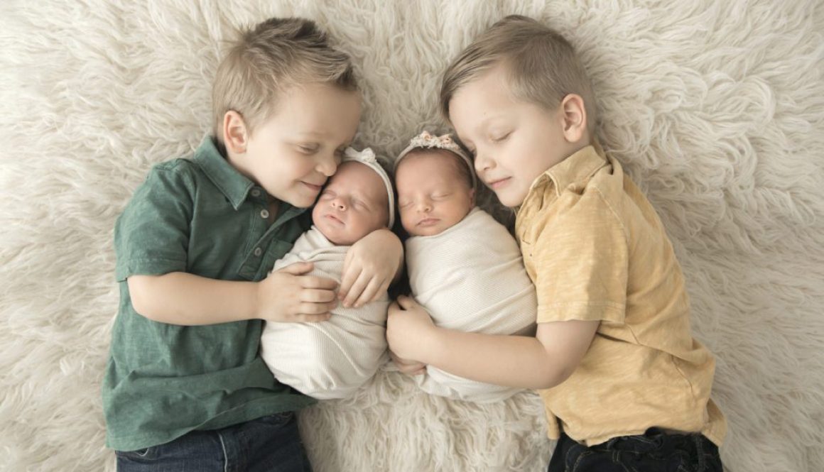 Best Newborn Photographer Milwaukee