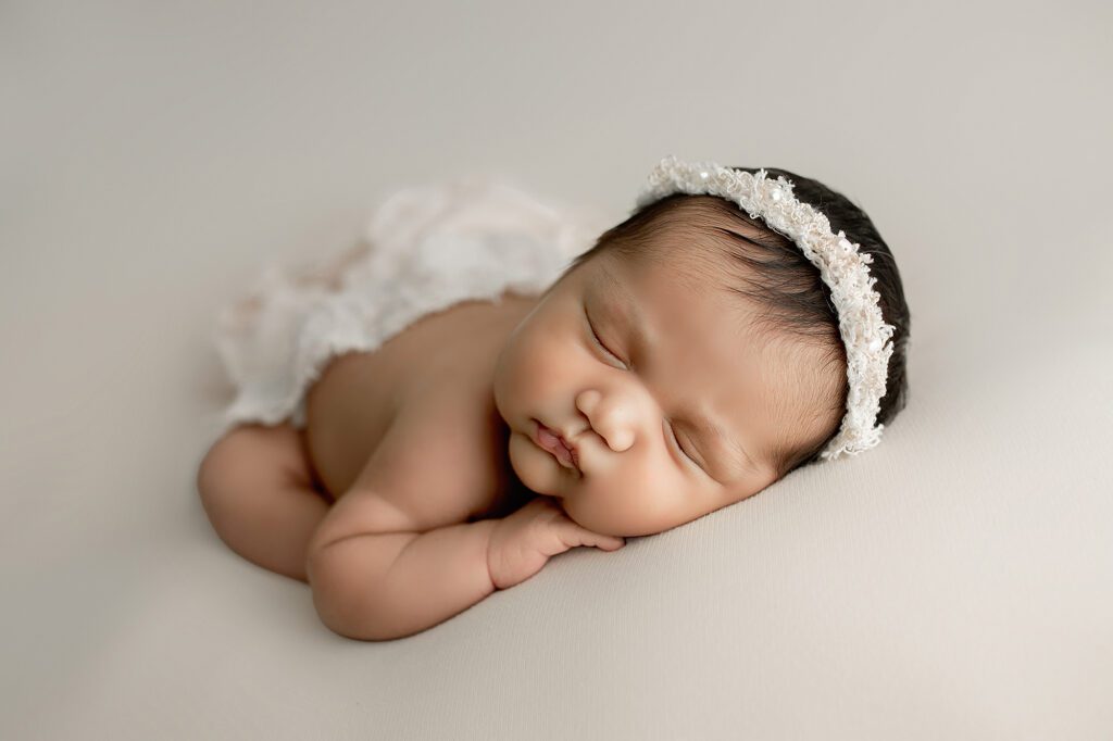Hartland WI newborn photographer, Hartland WI family photographer, Hartland WI maternity photographer
