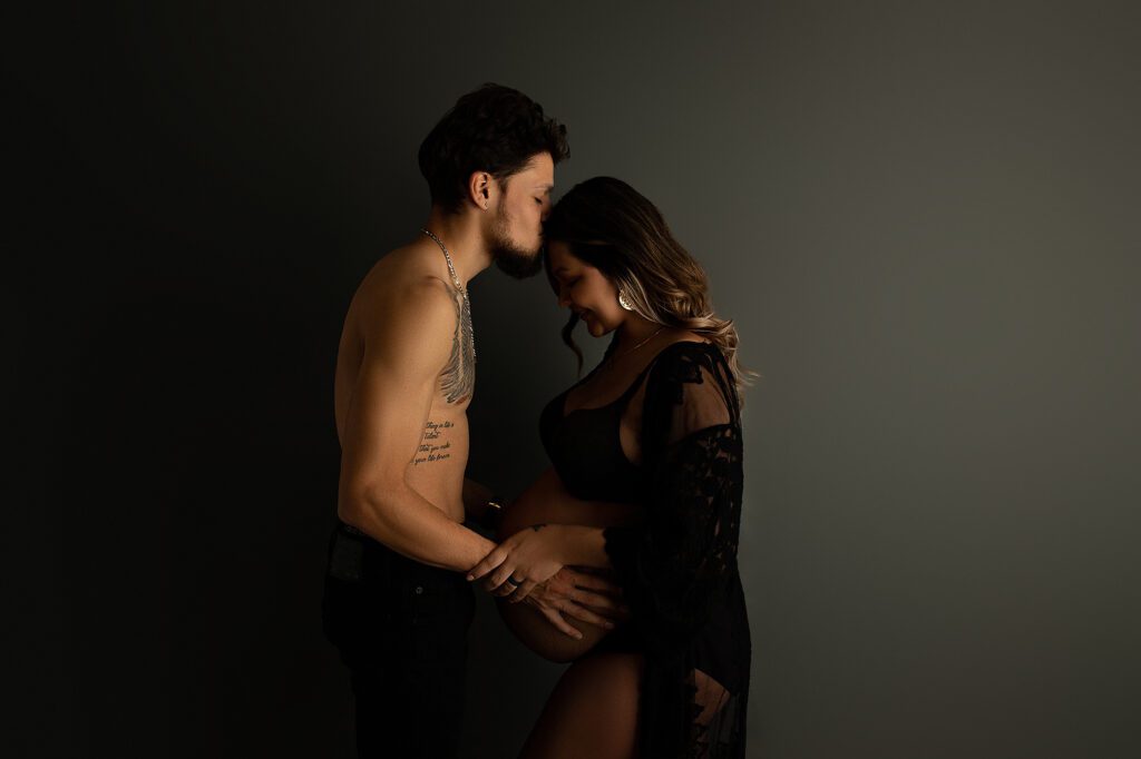 Milwaukee maternity photographer, maternity photography in Milwaukee