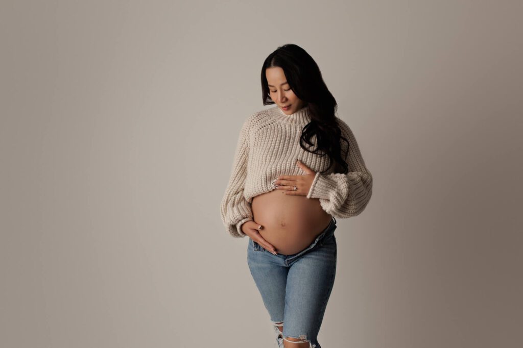 best maternity photographer Milwaukee, maternity portraits near me Sussex WI