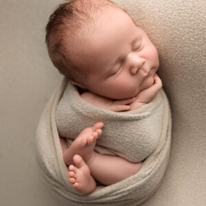 best Milwaukee newborn photographer, newborn photography near me, newborn portraits Milwaukee