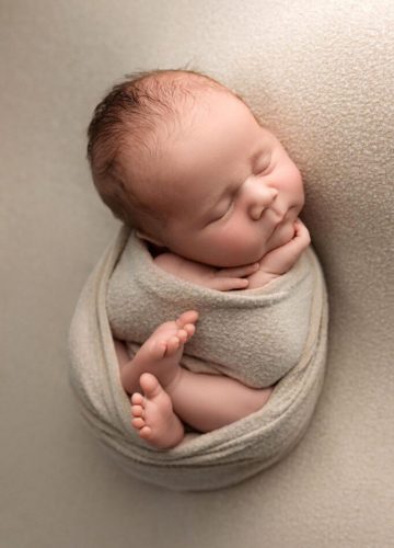 best Milwaukee newborn photographer, newborn photography near me, newborn portraits Milwaukee