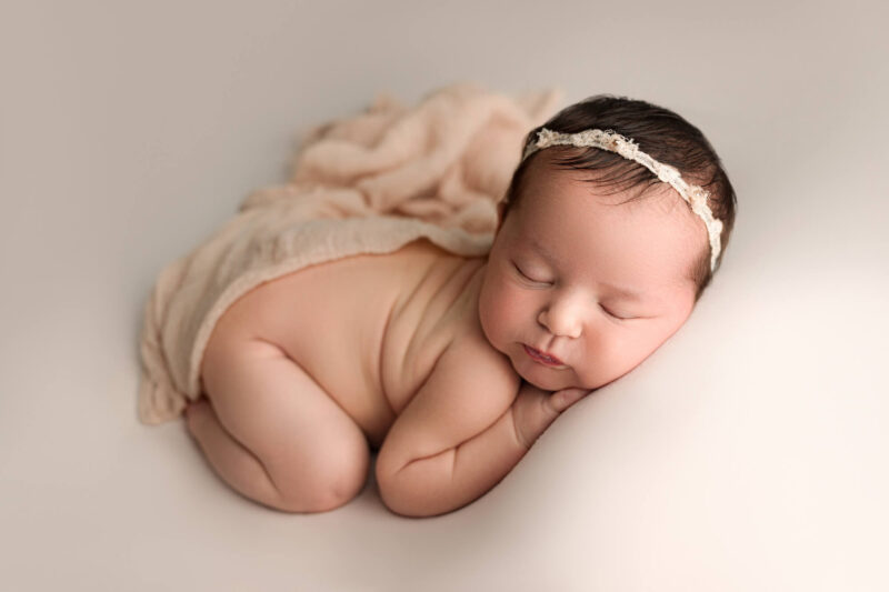 best Milwaukee newborn photographer, newborn photography near me, newborn portraits Milwaukee