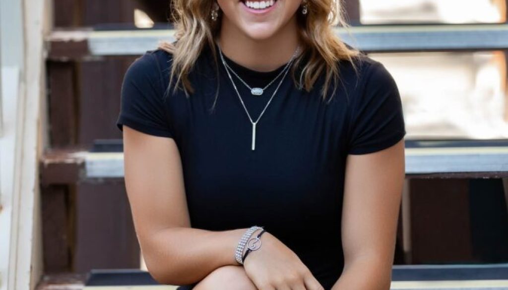 milwaukee senior photographers, best Milwaukee senior portraits, senior portrait packages, senior portraits near me