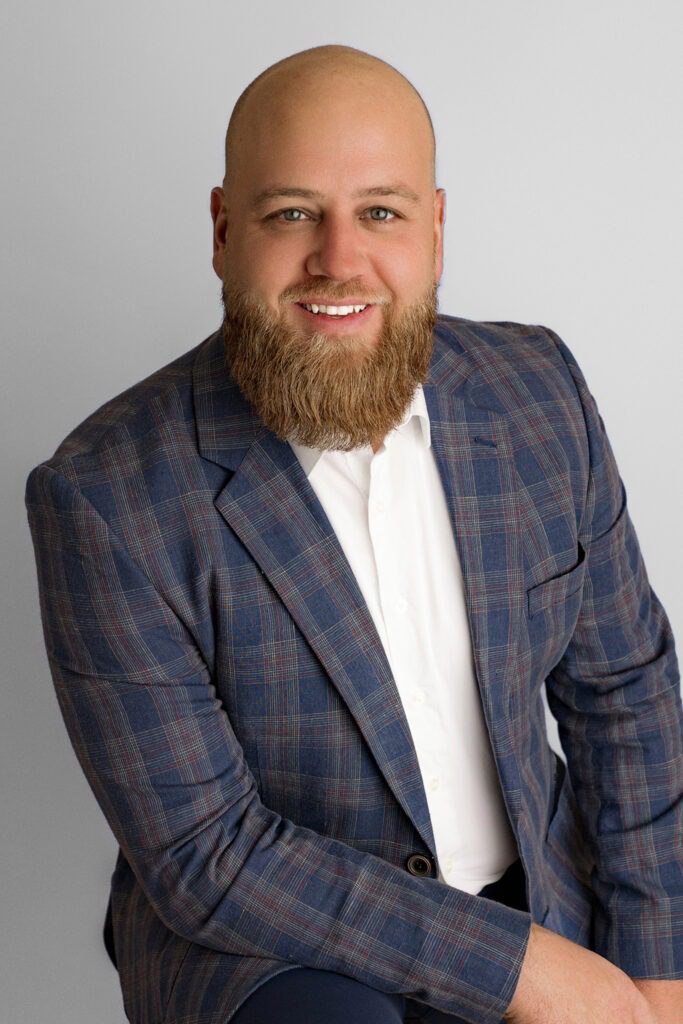 best Milwaukee headshots and personal branding photographer, Milwaukee headshots, headshots near me, Milwaukee personal branding photographer