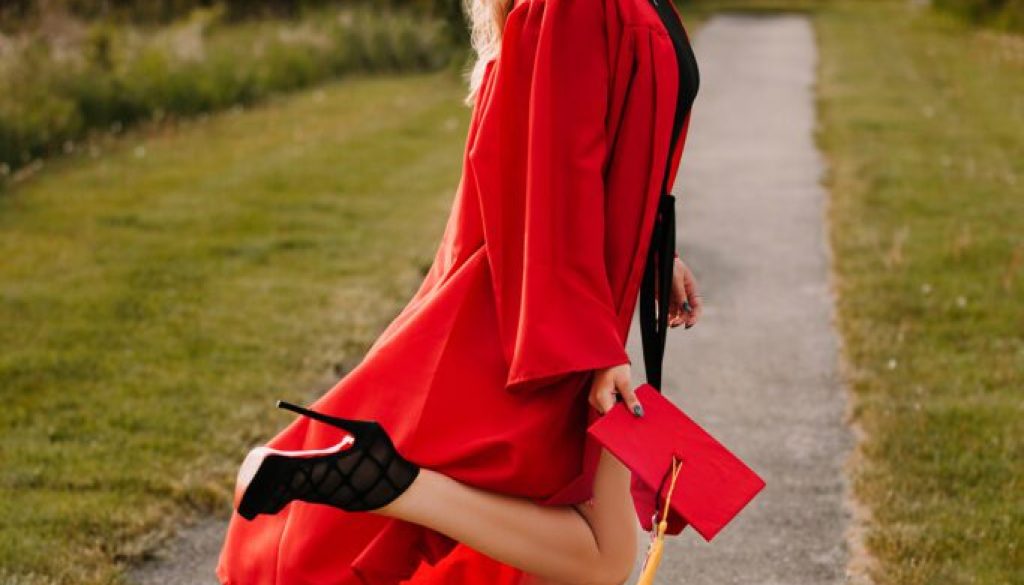 Milwaukee senior photographers, best Milwaukee senior portraits, senior portrait packages, senior portraits near me