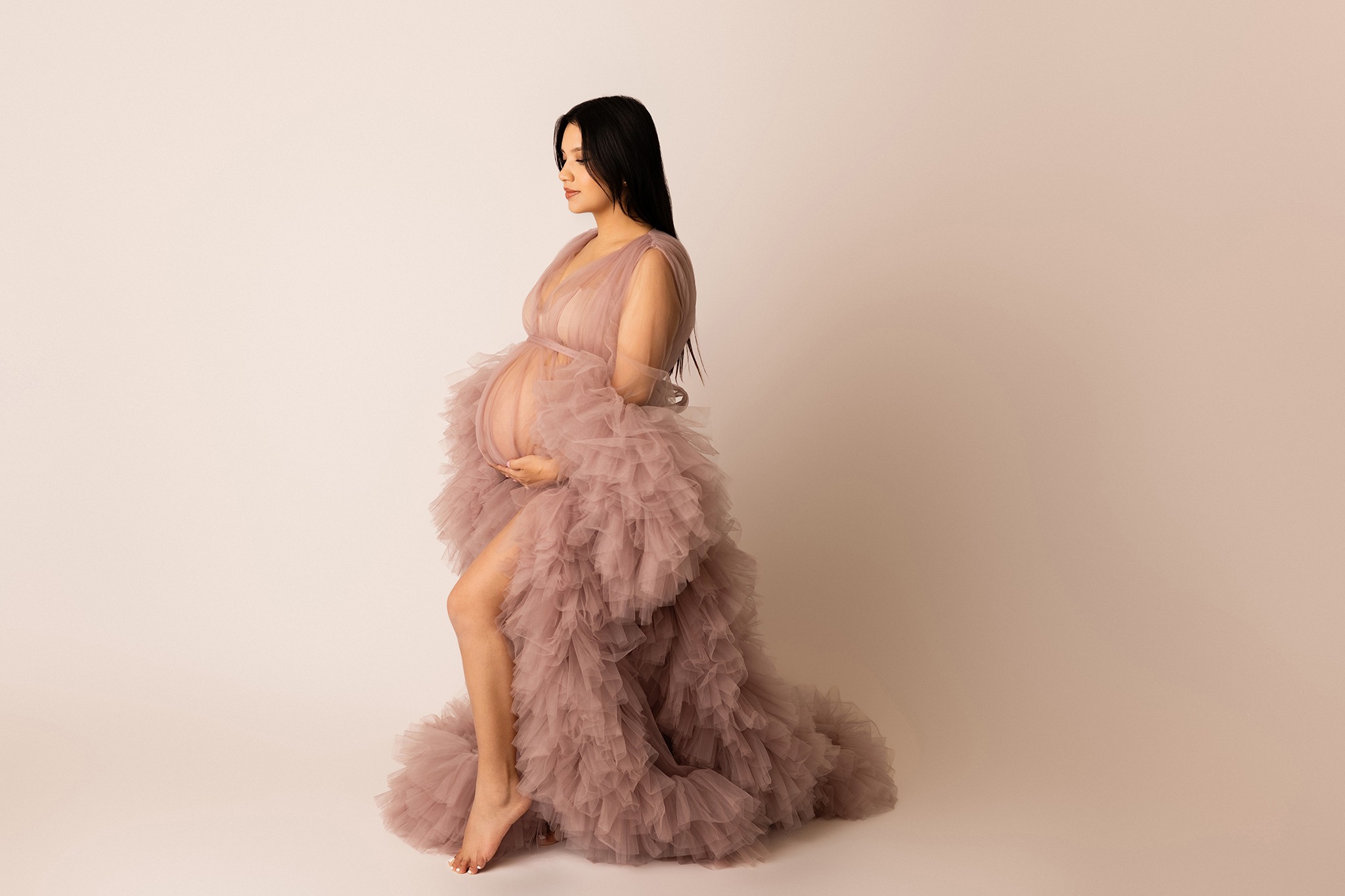 Milwaukee maternity photographer, maternity photography in Milwaukee, best maternity photographer Sussex WI, maternity portraits near me Sussex WI